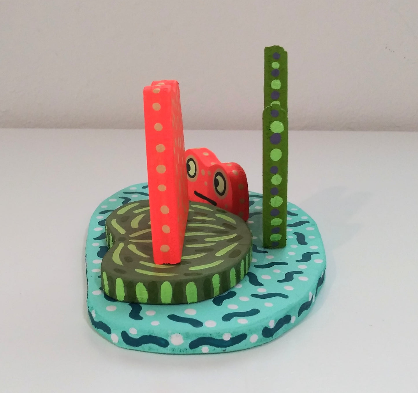 Frogs + Lily Pad